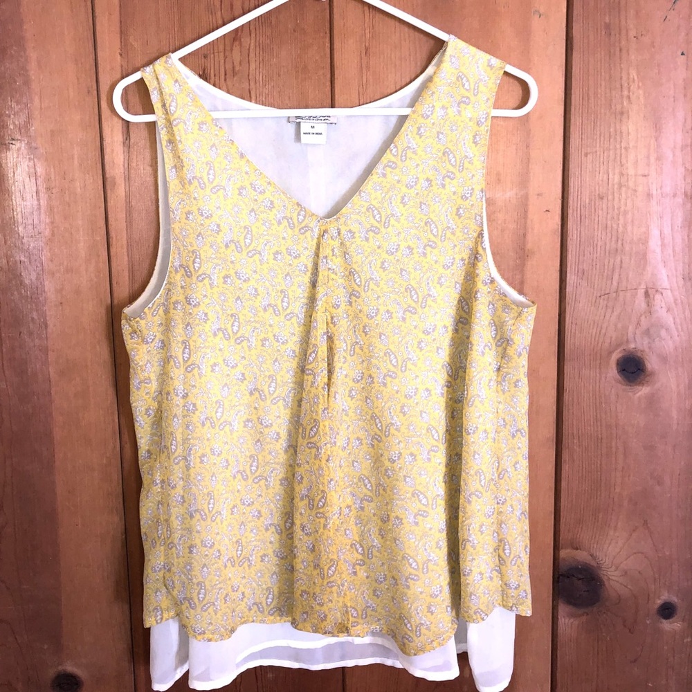 Lightly worn yellow lucky brand tank top.